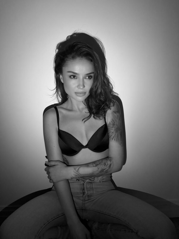Yulia - Image 2